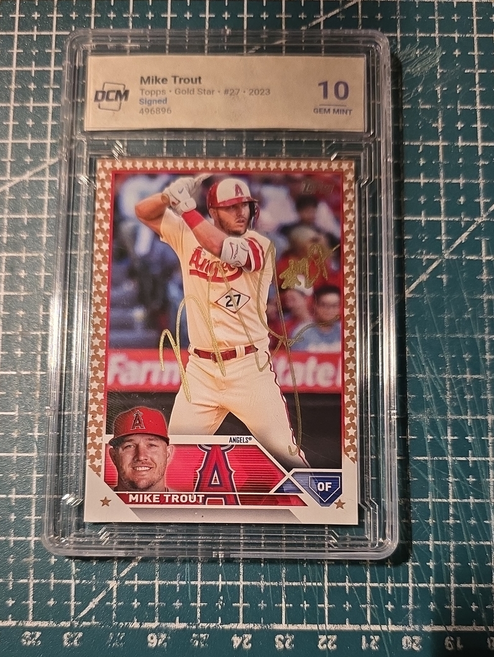 Topps Gold Star Mike Trout Signed Card - White/Red/Gold